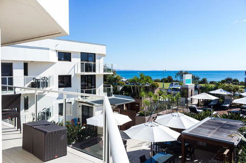 Bayview Beachfront Apartments, In Town Right On The Beach - Tourism Brisbane 15