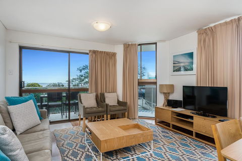 Bayview Beachfront Apartments, In Town Right On The Beach - Tourism Brisbane 35