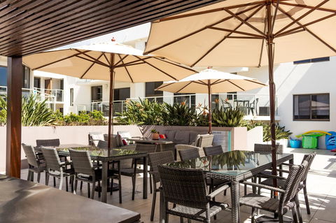 Bayview Beachfront Apartments, In Town Right On The Beach - Tourism Brisbane 25