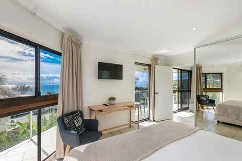 Bayview Beachfront Apartments, In Town Right On The Beach - Tourism Brisbane 33