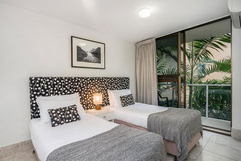 Bayview Beachfront Apartments, In Town Right On The Beach - Tourism Brisbane 39
