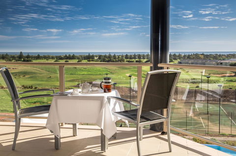 Lady Bay Hotel - Tourism Brisbane 1