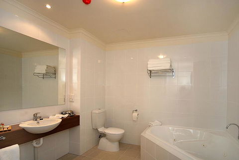 Lady Bay Hotel - Tourism Brisbane 7
