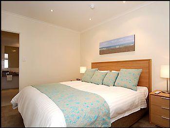 Lady Bay Hotel - Tourism Brisbane 5