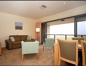Lady Bay Hotel - Tourism Brisbane 6