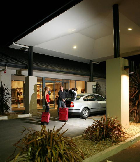 Lady Bay Hotel - Tourism Brisbane 8