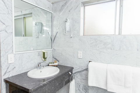 Bathurst Motor Inn - Tourism Brisbane 20