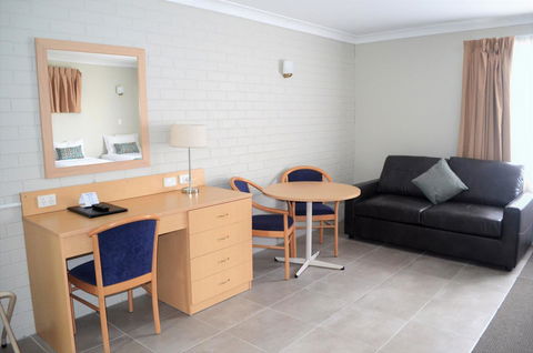 Bathurst Motor Inn - Tourism Brisbane 9