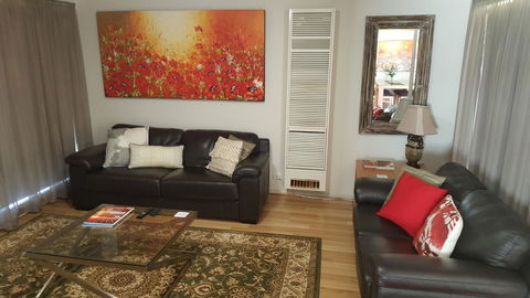 Jacaranda Homestay - Brisbane Tourism 7