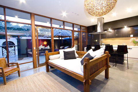 Sticky Rice Villas - Tourism Brisbane 11