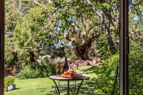 Adelaide Hills Retreats - Brisbane Tourism 12