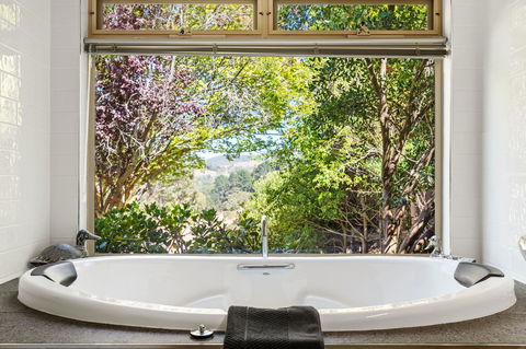 Adelaide Hills Retreats - Brisbane Tourism 13