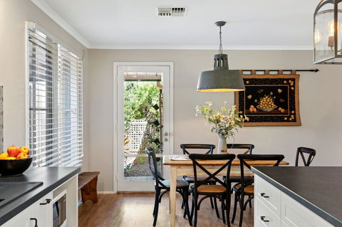 Adelaide Hills Retreats - Brisbane Tourism 8