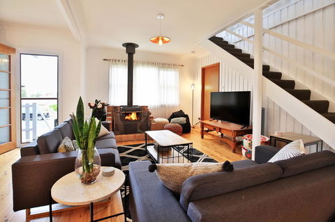 Hudson Bay @ Basin View-Pet Friendly-15 Mins To Hyams Beach - Tourism Brisbane 0