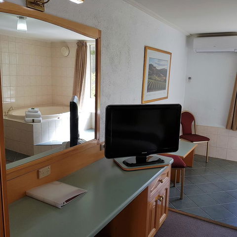 Barossa Weintal Hotel - Tourism Brisbane 10