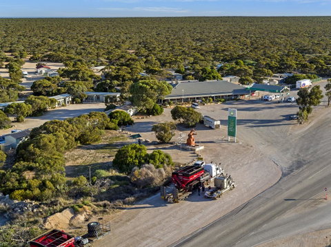 Border Village Roadhouse - Brisbane Tourism 6
