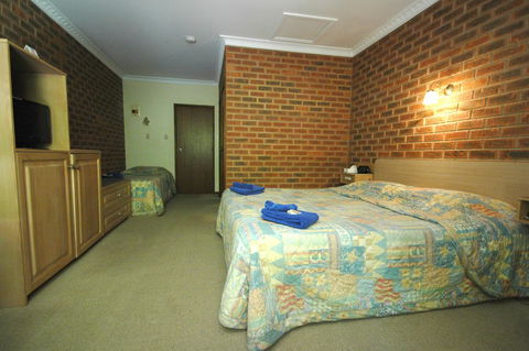 Burra Motor Inn - Tourism Brisbane 41