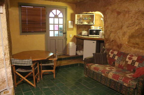 The Underground Motel - Brisbane Tourism 1