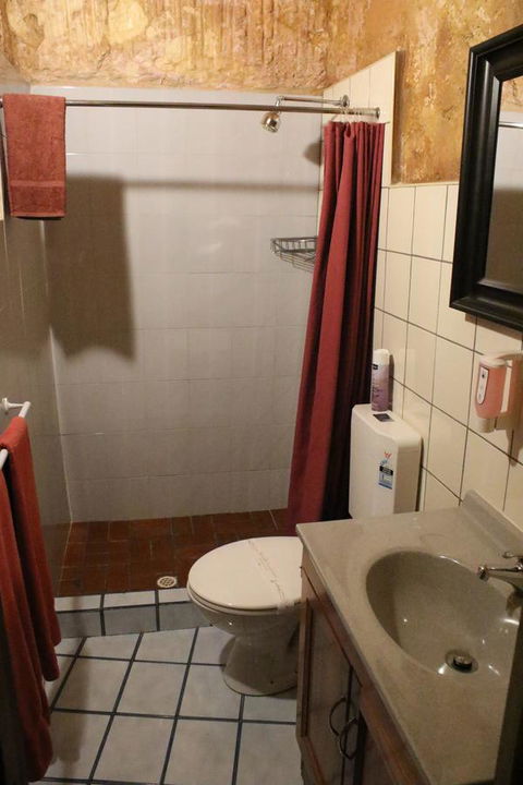 The Underground Motel - Brisbane Tourism 4