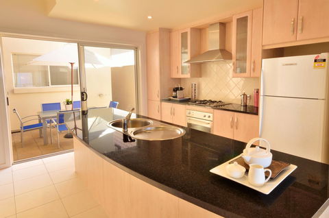 Adelaide Luxury Beach House - Brisbane Tourism 26