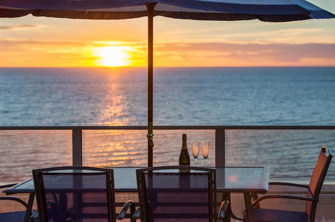 Adelaide Luxury Beach House - Brisbane Tourism 7