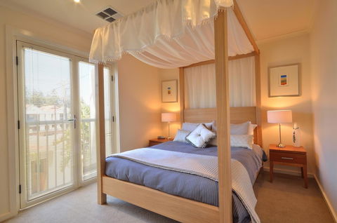 Adelaide Luxury Beach House - Brisbane Tourism 35