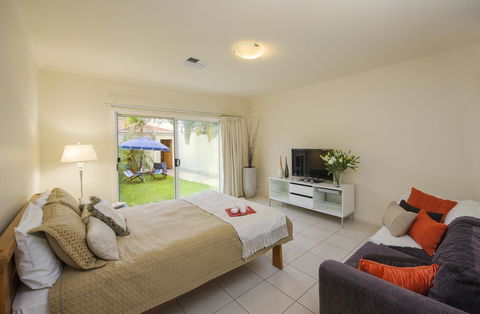 Adelaide Luxury Beach House - Brisbane Tourism 33