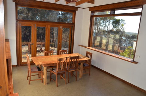 Of Stone & Wood Guesthouse - Tourism Brisbane 4