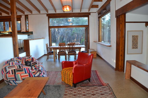 Of Stone & Wood Guesthouse - Tourism Brisbane 5