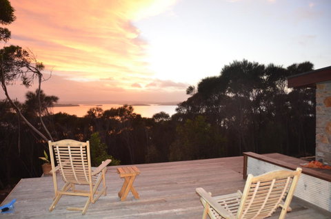 Of Stone & Wood Guesthouse - Tourism Brisbane 24