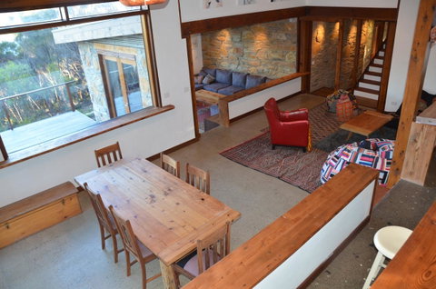 Of Stone & Wood Guesthouse - Tourism Brisbane 6