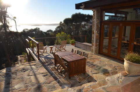 Of Stone & Wood Guesthouse - Tourism Brisbane 17