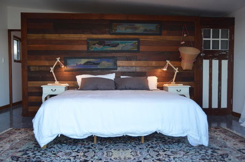 Of Stone & Wood Guesthouse - Tourism Brisbane 11