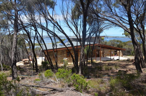 Of Stone & Wood Guesthouse - Tourism Brisbane 18