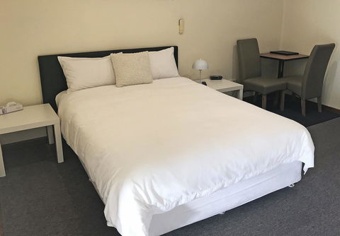 Lake Albert Motel - Tourism Brisbane 7
