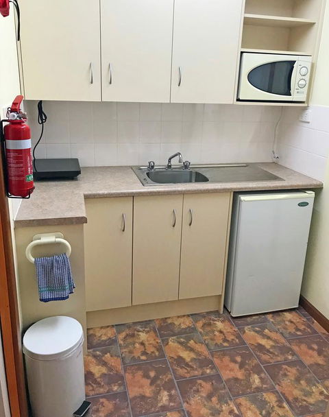 Lake Albert Motel - Tourism Brisbane 32