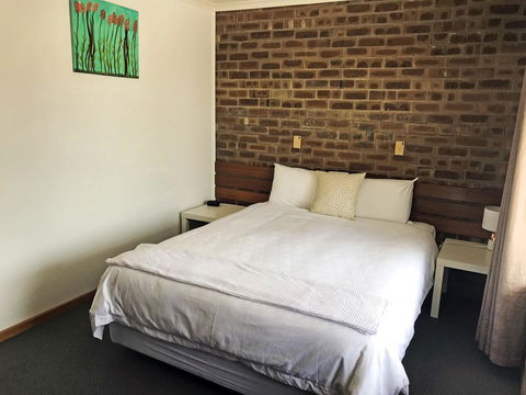 Lake Albert Motel - Tourism Brisbane 40