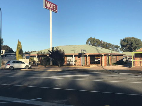Lake Albert Motel - Tourism Brisbane 23