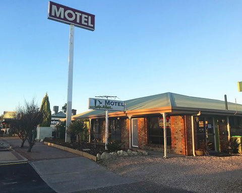 Lake Albert Motel - Tourism Brisbane 12