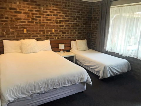 Lake Albert Motel - Tourism Brisbane 26