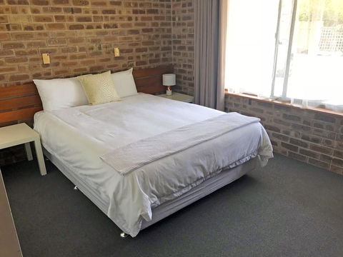 Lake Albert Motel - Tourism Brisbane 38