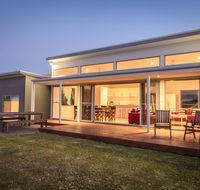 Middle River Beach House - East Wing - Tourism Brisbane