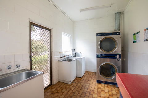 Blue Lake Holiday Park - Tourism Brisbane 11