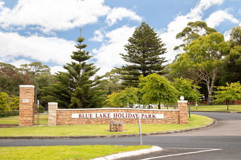 Blue Lake Holiday Park - Tourism Brisbane 0