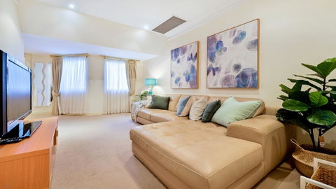 GOUGER 265 - Brisbane Tourism 16