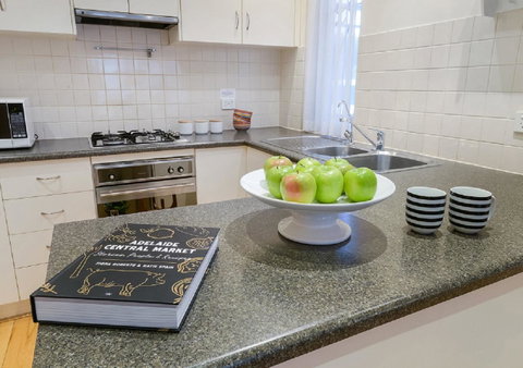 GOUGER 265 - Brisbane Tourism 3