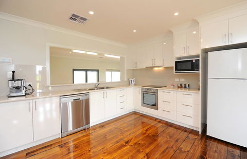 The Barn Accommodation - Tourism Brisbane 40