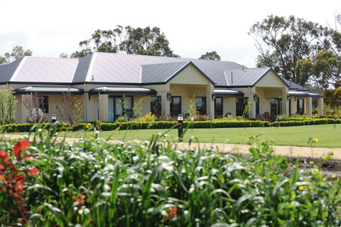 The Barn Accommodation - Tourism Brisbane 3