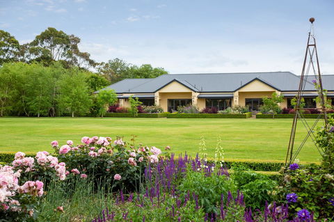The Barn Accommodation - Tourism Brisbane 0