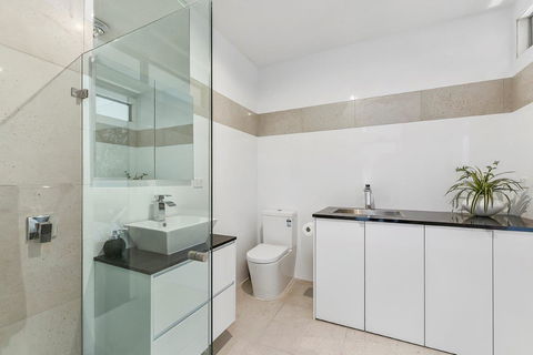 KENNEDY EXECUTIVE TOWNHOUSE - Tourism Brisbane 5